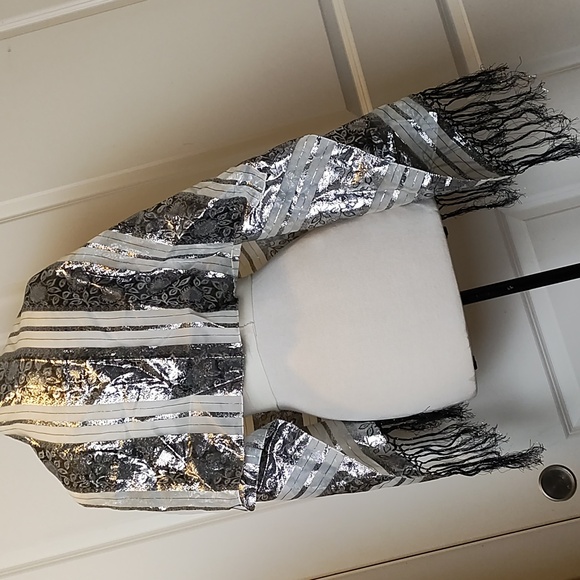 Silver thread and Silk scarf - Picture 6 of 9